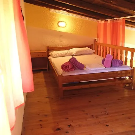 Taxiarchis Apartament Skiatos