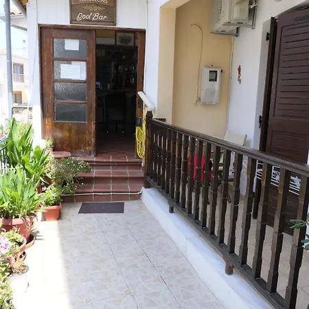 Taxiarchis Skiathos stad