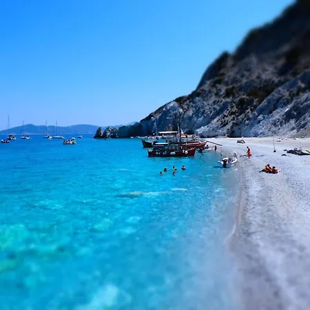 Taxiarchis Città di Skiathos