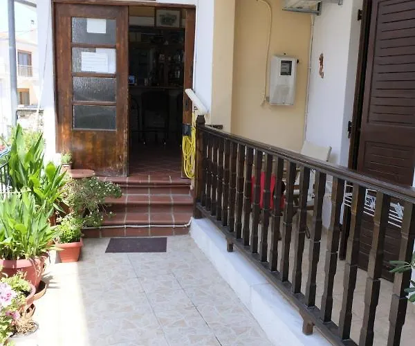 Taxiarchis Città di Skiathos