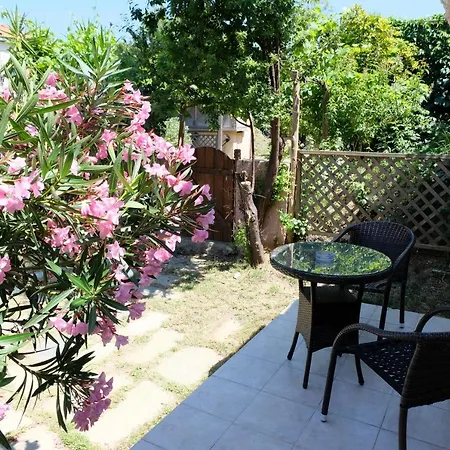 Apartment Taxiarchis Skiathos-Stadt