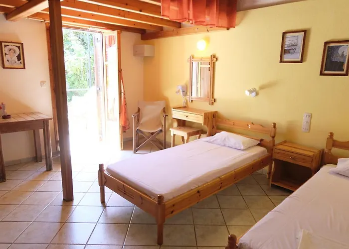 Taxiarchis * Σκιάθος Πόλη